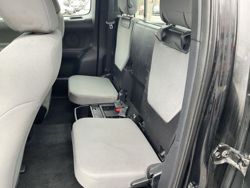 Used 2016 Toyota Tacoma SR w/ SR Convenience Package image 11