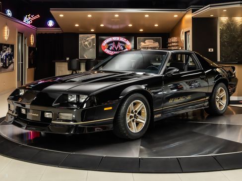 Used 1987 Chevrolet Camaro Z28 RWD image 5