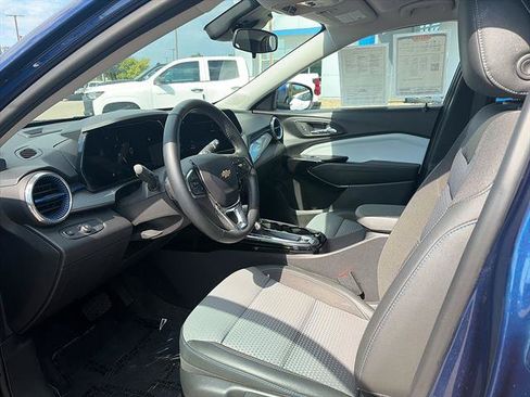 Used 2024 Chevrolet Trax LT w/ Driver Confidence Package FWD image 10