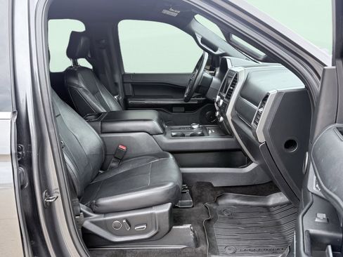 Used 2018 Ford Expedition Max XLT w/ Equipment Group 202A RWD image 48