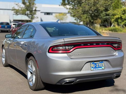 Used 2016 Dodge Charger R/T RWD image 3