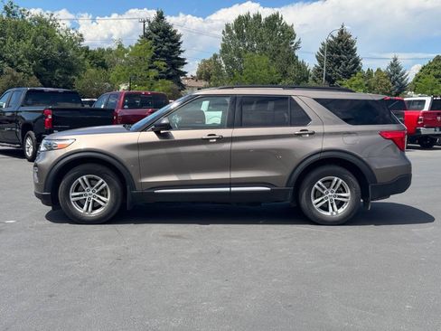 Used 2021 Ford Explorer XLT AWD/4WD image 4