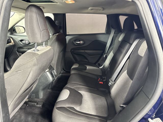 Used 2016 Jeep Cherokee Sport w/ Cold Weather Group AWD/4WD image 23