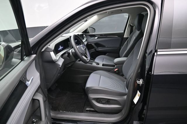 New 2026 Volkswagen Tiguan SE FWD image 9