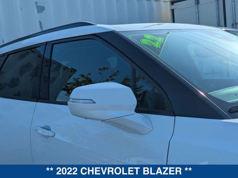 Used 2022 Chevrolet Blazer LT w/ Sound & Technology Package FWD image 11