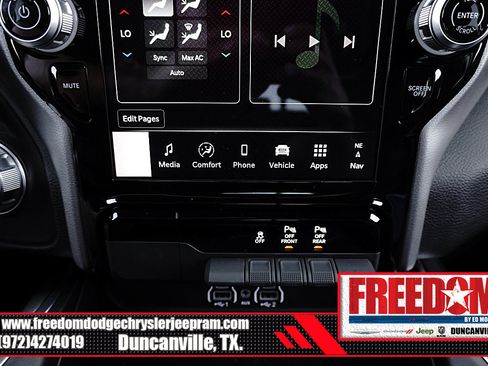 Used 2025 RAM 1500 Laramie AWD/4WD image 23