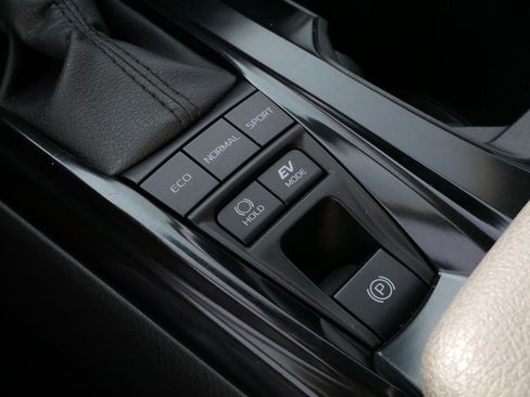 Certified 2025 Toyota Camry LE FWD image 25