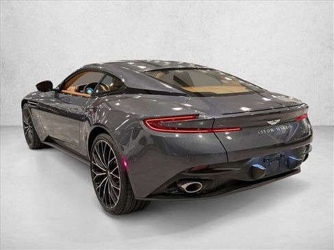 Used 2023 Aston Martin DB11 Coupe image 7