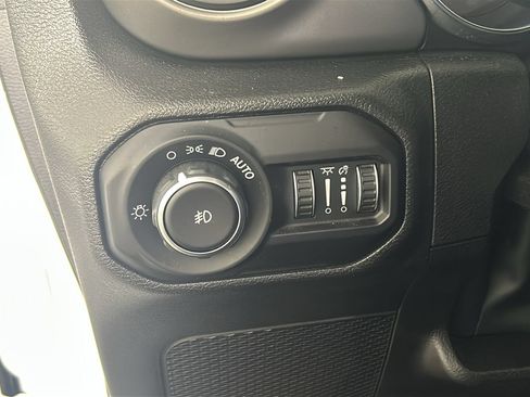 Used 2022 Jeep Wrangler Unlimited Sport AWD/4WD image 23