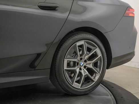 Used 2026 BMW 530i xDrive w/ Premium Package AWD/4WD image 10