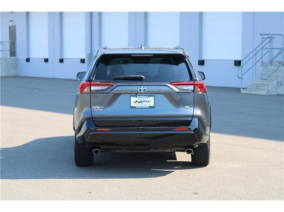 Used 2021 Toyota RAV4 SE w/ Weather & Moonroof Package AWD/4WD image 3