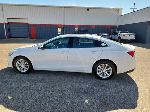 Used 2024 Chevrolet Malibu LT image 2