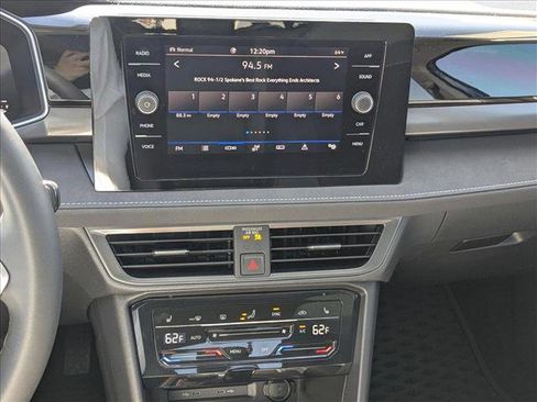 New 2025 Volkswagen Taos SE AWD/4WD image 12