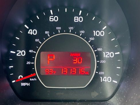 Used 2017 Kia Soul FWD image 23