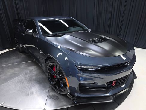 Used 2020 Chevrolet Camaro SS RWD image 52