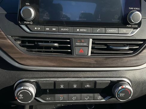 Used 2024 Nissan Altima 2.5 SV image 20