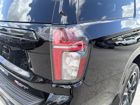 Used 2023 Chevrolet Suburban RST w/ Luxury Package RWD image 9