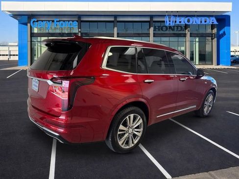 Used 2023 Cadillac XT6 Premium Luxury FWD image 2