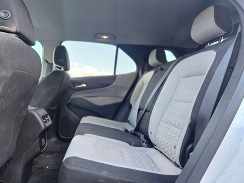 Used 2022 Chevrolet Equinox LT AWD/4WD image 16
