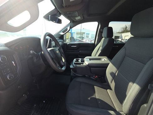 Used 2025 Chevrolet Silverado 2500 Custom w/ Custom Value Package image 17