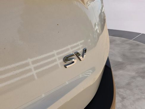 Used 2023 Nissan Rogue SV image 11