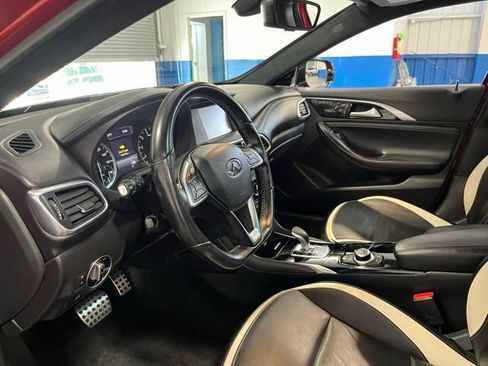 Used 2018 INFINITI QX30 Sport w/ Sport Leather Package FWD image 22