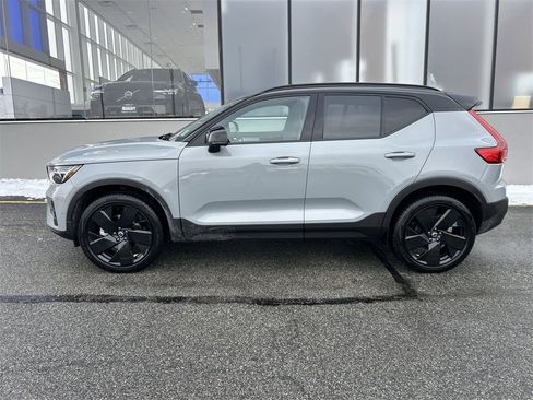 New 2026 Volvo XC40 B5 Ultra w/ Climate Package image 5