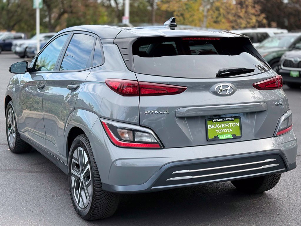 Used 2022 Hyundai Kona SEL w/ Cargo Package FWD image 3