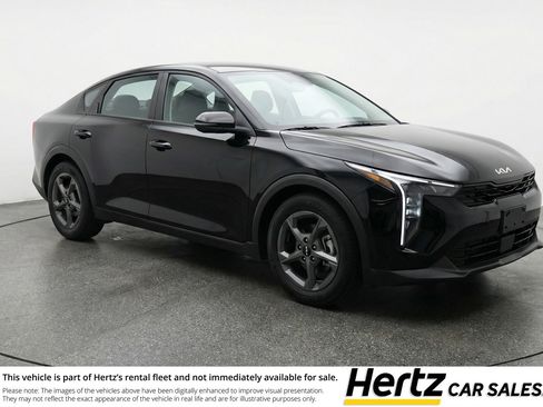 Used 2025 Kia K4 LXS image 1