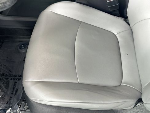 Used 2022 Toyota Sienna XLE w/ XLE Plus Package FWD image 19