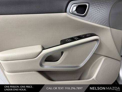 Used 2020 Kia Soul LX FWD image 17