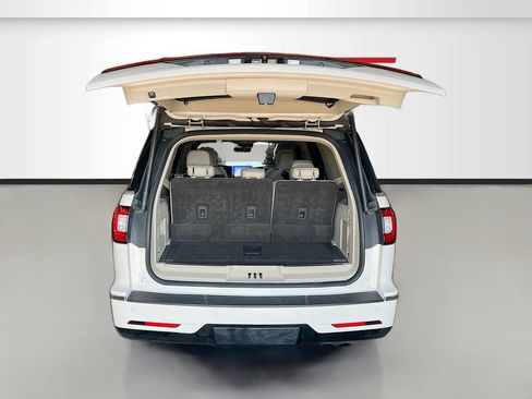 Used 2019 Lincoln Navigator Reserve AWD/4WD image 28