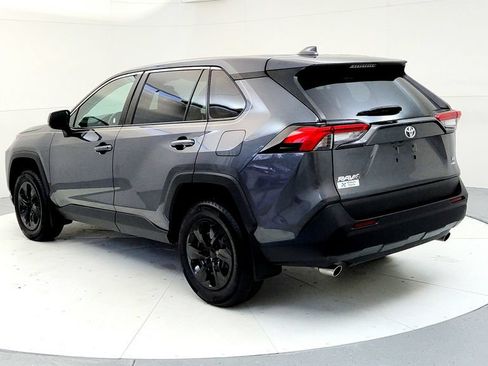 Used 2023 Toyota RAV4 LE AWD/4WD image 4