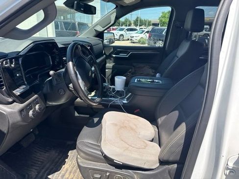 Used 2022 Chevrolet Silverado 1500 LTZ w/ Z71 Off-Road Package AWD/4WD image 9