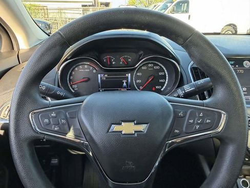 Used 2018 Chevrolet Cruze LT w/ Sun And Sound Package FWD image 28