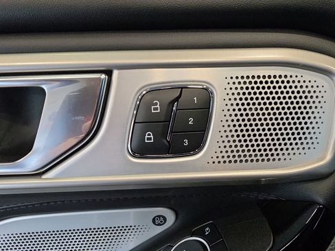 Used 2023 Ford Explorer Platinum w/ Technology Package AWD/4WD image 22