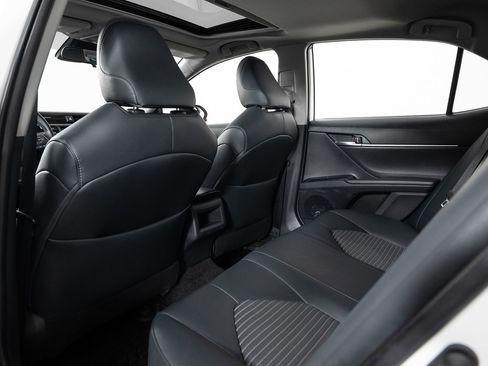 Used 2019 Toyota Camry SE image 19