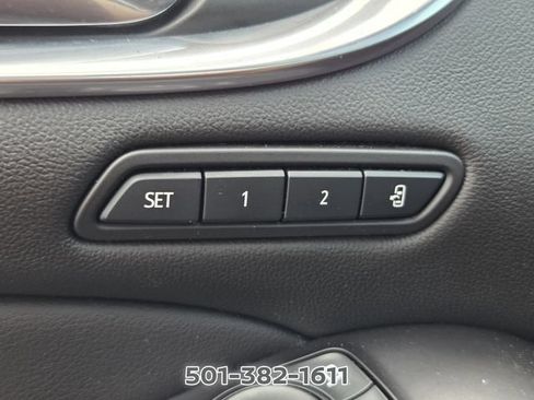 Used 2020 Buick Enclave Avenir w/ Avenir Technology Package FWD image 31