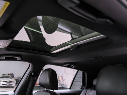 Used 2017 Volkswagen GTI SE image 4