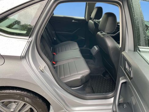 Certified 2024 Volkswagen Jetta SE FWD image 25