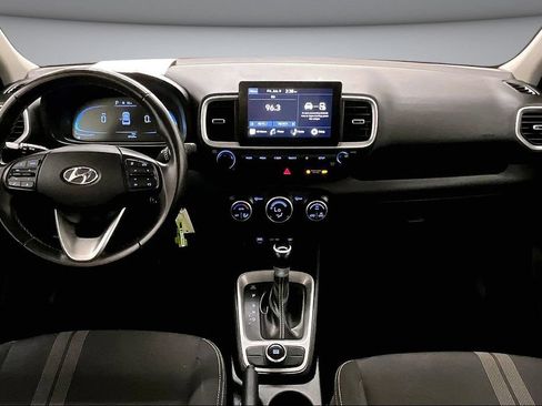 Used 2023 Hyundai Venue SEL FWD image 7