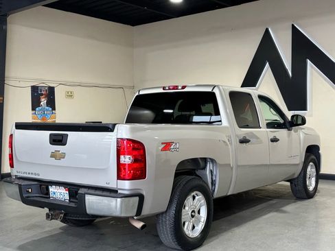 Used 2007 Chevrolet Silverado 1500 LT w/ 1LT Convenience Package AWD/4WD image 4