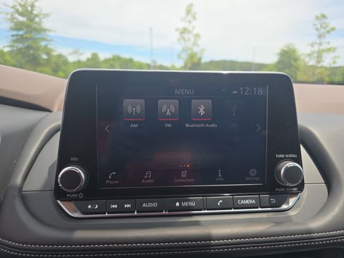 Used 2023 Nissan Rogue SV FWD image 21