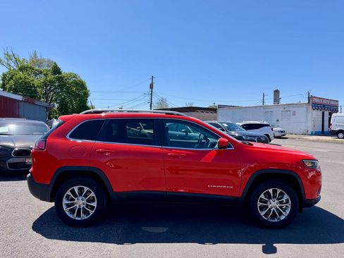 Used 2021 Jeep Cherokee Latitude Plus w/ Sun & Sound Group AWD/4WD image 7