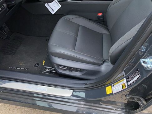 Used 2025 Toyota Camry XLE w/ Premium Package image 8