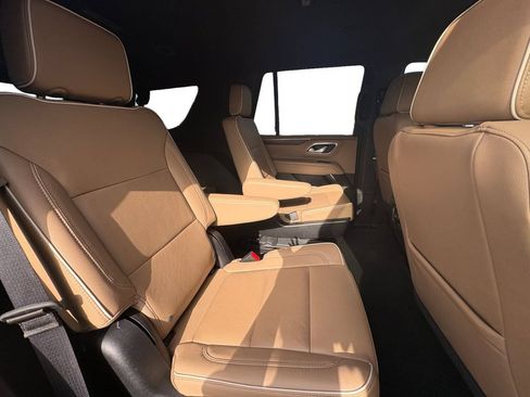 Used 2024 Chevrolet Tahoe Premier RWD image 18