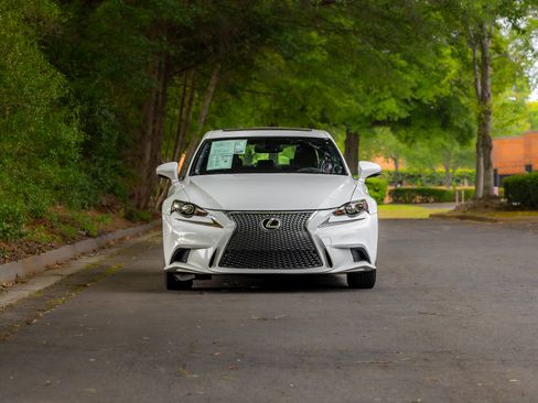 Used 2016 Lexus IS 350 w/ F Sport Package RWD image 32
