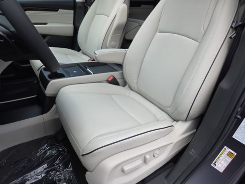 New 2026 Honda Odyssey Touring image 29