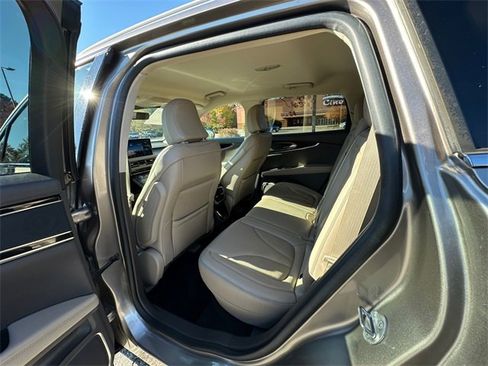 Used 2021 Lincoln Nautilus FWD w/ Equipment Group 101A image 18