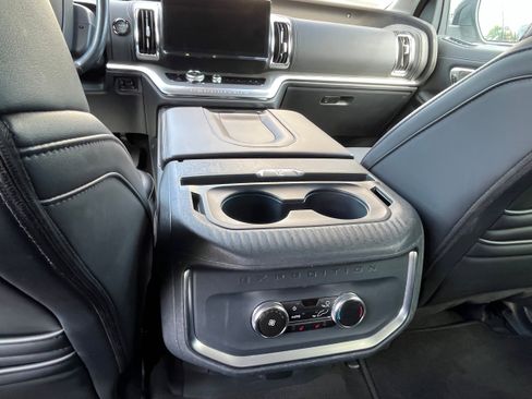 Certified 2025 Ford Expedition Platinum AWD/4WD image 15